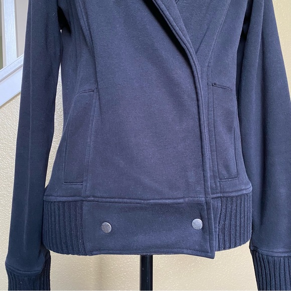 Roots Jacket - Picture 4 of 12